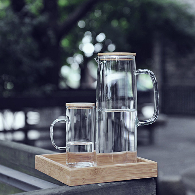Heat resistant Glass Pitcher with bamboo Lid, Water Jug for Hot/Cold Water, Ice Tea and Juice Beverage glass pitcher 2000 ml