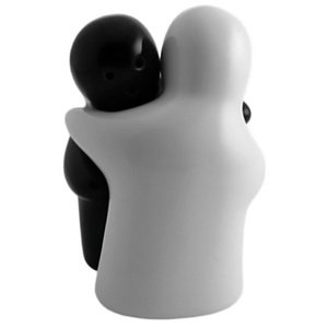Saliera e Pepiera <span class=keywords><strong>in</strong></span> <span class=keywords><strong>Ceramica</strong></span> Bianca e Nera a Forma di Abbraccio - Product Image 2