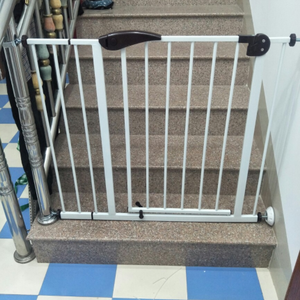 <span class=keywords><strong>Meilleur</strong></span> pour la vente Barrière <span class=keywords><strong>de</strong></span> porte <span class=keywords><strong>de</strong></span> sécurité pour bébé en métal haute qualité pour chien Barrières <span class=keywords><strong>de</strong></span> sécurité pour bébé - Product Image 2