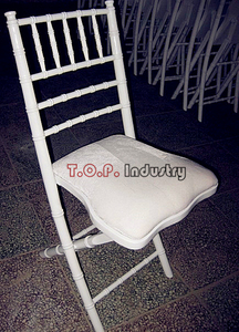 <strong>White</strong> <strong>Folding</strong> Chiavari <strong>Chair</strong> - Product Image 3
