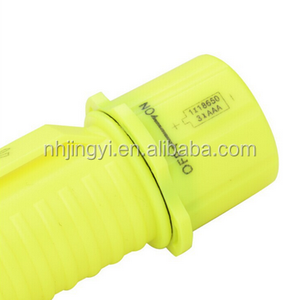 <span class=keywords><strong>Linterna</strong></span> de <span class=keywords><strong>Buceo</strong></span> LED T6 de 1000 Lúmenes, Recargable con Batería AAA, Cuerpo de Goma Impermeable IP68, para Camping y Emergencias - Product Image 3