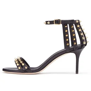 Fabrik Großhandel Plus Size Party Schuhe 2018 Knöchel riemen Mid Heel Sommerschuhe Sexy Black Spikes Nieten High Heel Sandalen Frauen