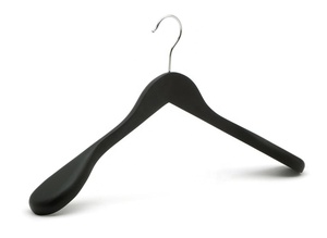 Cintres en bois de revêtement en caoutchouc noir personnalisés de luxe pour les vêtements <span class=keywords><strong>Cintre</strong></span> en bois élégant - Product Image 2