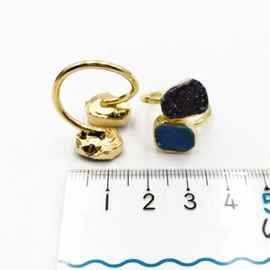 Cincin batu ganda dapat disesuaikan Boho Wanita Perhiasan mode berlapis emas cincin batu alami Druzy <span class=keywords><strong>Titanium</strong></span> perhiasan wanita