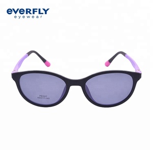 <span class=keywords><strong>Clip</strong></span> magnético en gafas <span class=keywords><strong>de</strong></span> <span class=keywords><strong>sol</strong></span> polarizadas lente Super ligero Ultem marco óptico 2018 gafas <span class=keywords><strong>de</strong></span> <span class=keywords><strong>sol</strong></span> - Product Image 5