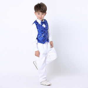 Abito con Paillettes per Cantante Maschio da Spettacolo - Product Image 2