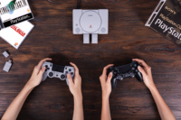 Adaptateur sans fil gris 8Bitdo, récepteur de manette de jeu USB pour PS1 Classic Edition / Nintendo Switch / Win / MacOS