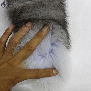ALICEFUR Ciondolo per Borsa in <span class=keywords><strong>Pelliccia</strong></span> di <span class=keywords><strong>Volpe</strong></span> Blu Argento di Alta Qualità, <span class=keywords><strong>Pelliccia</strong></span> Naturale Grezza Spessa e Soffice per Portachiavi - Product Image 5