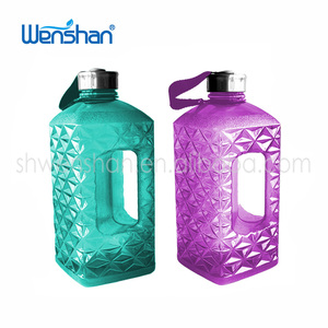 PETG botella de agua de Diamantes con diseño specil 2.2L - Product Image 2