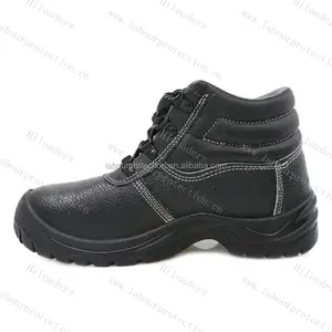 黒の本革と産業建設労働者の安全のためのひもで締められた安全靴と安全ブーツ