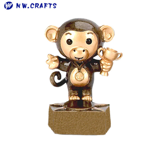 Nuova Statua in Resina <span class=keywords><strong>di</strong></span> Impronte <span class=keywords><strong>di</strong></span> <span class=keywords><strong>Zampe</strong></span> <span class=keywords><strong>di</strong></span> Cani e Gatti, Trofeo Decorativo in Vendita - Product Image 5