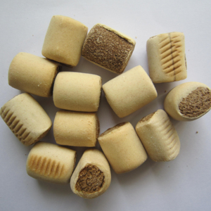 Alimento orgánico seco para perros, galleta de diferente forma, pollo - Product Image 1