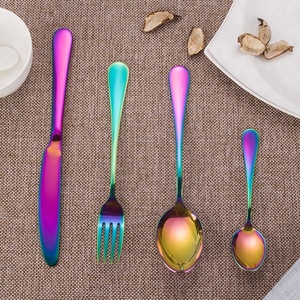<span class=keywords><strong>Set</strong></span> di <span class=keywords><strong>posate</strong></span> <span class=keywords><strong>dorate</strong></span> di alta qualità, 20 pezzi, rivestimento PVD, cucchiaio, forchetta, coltello. - Product Image 4