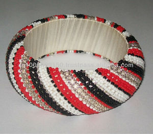 Hilo en espiral brazaletes con cuentas - Product Image 2