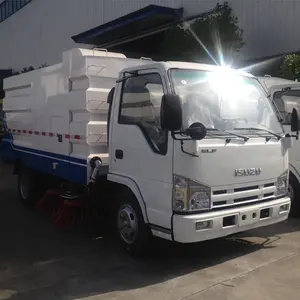 Japan Merk Is Uzu Dieselmotor Kleine Sweep Breedte 2.6M Stad Weg Veegmachine Truck