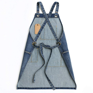 Delantal Vaquero Resistente de Mezclilla con Diseño Cruzado Impermeable, Personalizable, Sin Mangas, con Presilla para Toalla y Bolsillos para Herramientas - Product Image 2