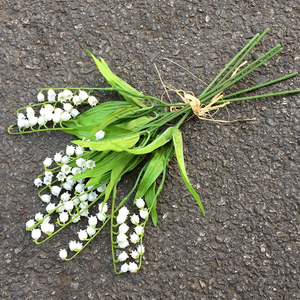Prix de gros, fleurs décoratives très vendues, bouquet de mariée, fleurs artificielles au toucher réel, muguet pour mariage - Product Image 5