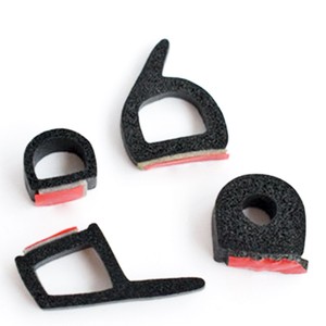 Spugna a celle chiuse D profilo insonorizzato per portiera auto con nastro adesivo - Product Image 2