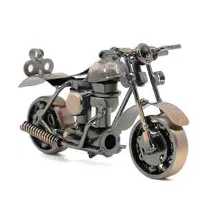 Mettle novo preço de chegada artesanal metal motocicleta modelo soldado para decoração de mesa