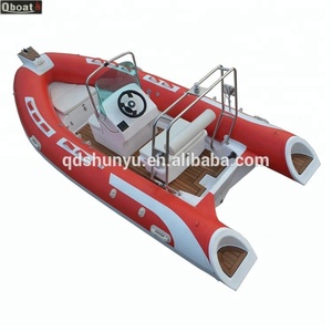 <span class=keywords><strong>Bateau</strong></span> <span class=keywords><strong>semi</strong></span>-<span class=keywords><strong>rigide</strong></span> gonflable à coque en fibre de verre avec moteur <span class=keywords><strong>hors</strong></span>-<span class=keywords><strong>bord</strong></span> de 420 cm, année 2022 - Product Image 4