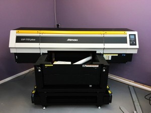 Mimaki UJF-7151 <span class=keywords><strong>Plus</strong></span> เครื่องพิมพ์เดสก์ท็อป UV LED พร้อม Mimaki หมึก UV LED ที่สามารถดัดได้ LUS-350 - Product Image 3