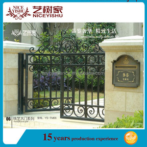 <span class=keywords><strong>Patio</strong></span> <span class=keywords><strong>trasero</strong></span> <span class=keywords><strong>puerta</strong></span> de hierro forjado <span class=keywords><strong>puerta</strong></span> de hierro diseños, colores tubo de metal diseños de puertas - Product Image 1