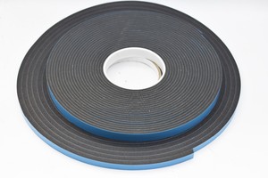 Cinta Espaciadora de Espuma de PVC Negra de Doble Cara, 1/8 pulg. de Grosor, Resistente al Agua, con Certificación ROHS, 1/2 pulg. x 150 pies, para Trabajos de Construcción, Activada por Agua, para <span class=keywords><strong>Walmart</strong></span> - Product Image 2