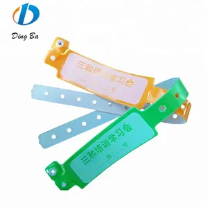 Events New Item Kunststoff Armband Hotel Verwenden Sie Identifikation Vinyl Armbänder Benutzer definierte Neon Farbe PVC Armband