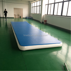 Équipement <span class=keywords><strong>de</strong></span> gymnastique portable écologique, tapis <span class=keywords><strong>de</strong></span> <span class=keywords><strong>tumbling</strong></span> <span class=keywords><strong>gonflable</strong></span> pliable, certifié EN71, coussin d'air, <span class=keywords><strong>piste</strong></span>, résistant aux chocs, imperméable, résistant à l'humidité - Product Image 1