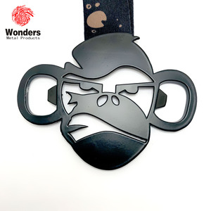 Estuches de Exhibición para Medallas de Premio con Diseño de Mono Abrebotellas 2019 - Product Image 2