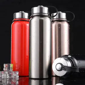 Commercio all'ingrosso di grande capacità 800ml & 700ml in acciaio inox sottovuoto bottiglia con infusore di tè e coperchio Sport stile bicchieri