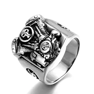 Anillo de Hombre Estilo Motero, Vintage, de Acero Inoxidable Resistente, con Diseño de Motor - Product Image 1