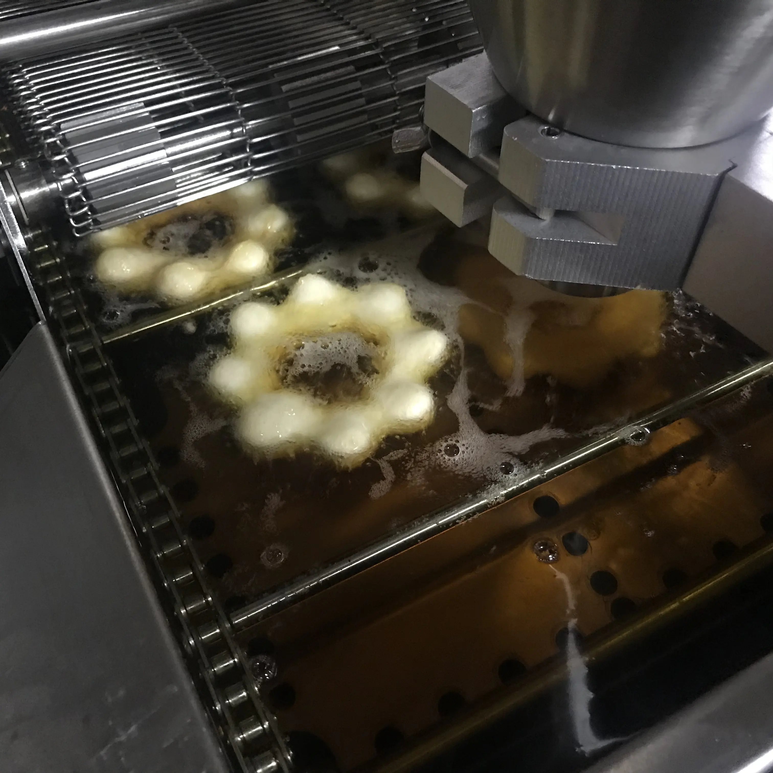 Коммерческая автоматическая машина для производства пончиков