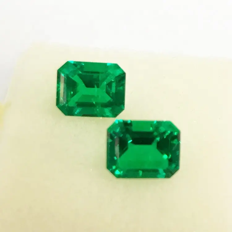 Émeraude verte de laboratoire hydrothermique prix par carat 5x7mm pierre émeraude octogonale