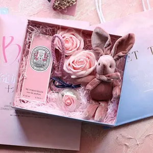 Caixa de presente rosa do aniversário para damas de honra, caixa de presente rosa da moda superior do casaco com linda brinquedo bonito para a dama de honra melhor presente de aniversário para a namorada