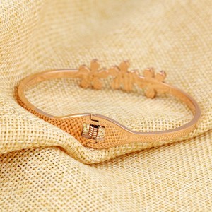 316L Rvs Manchet Rose Gold Triple Bloem Vrouwen Bangle - Product Image 4