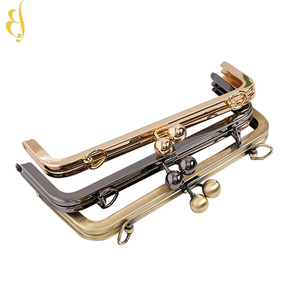 Khóa Gài Hình Cầu Góc Tròn Hình Vuông 20.5Cm Phụ Kiện Đóng Khung Túi Có Ốc Vít - Product Image 5