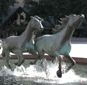 Estátua de cavalo de bronze de fundição do metal da alta qualidade que funciona na água