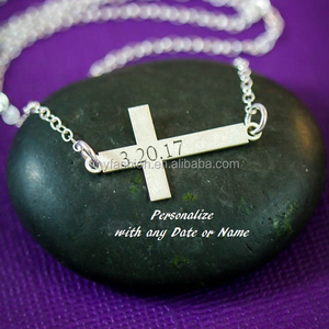 Recuerdos bautizo regalo de vuelta de Personalizar con cualquier número o nombre de plata joyería religiosa Cruz Collar - Product Image 1