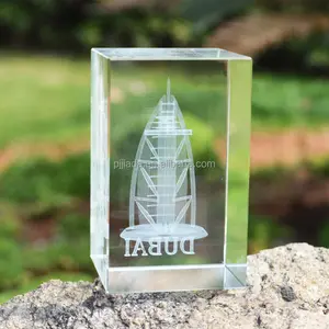 Beroemde Gebouw Crystal Cube 3D Laser Gegraveerde Dubai Tower Ambachten Glas Miniatuur Woondecoratie Gift Souvenir Kantoor Ornamenten
