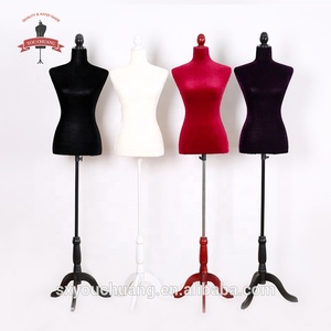 Maniquí de Mujer Tipo Busto de Espuma Cubierto con Varias Telas - Product Image 2