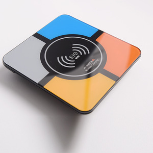 R-TV hộp S10 cộng với Android 8.1 Oreo tv <span class=keywords><strong>box</strong></span> với 4K độ phân giải 4GB Ram Quad Core Bộ vi xử lý cộng với sạc không dây - Product Image 1