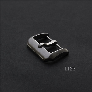 Fibbia per cinturino in acciaio inossidabile 304 con incisione alla moda di alta qualità spazzolata, lucidata, sabbiata da 22mm con linguetta da 3mm - Product Image 1