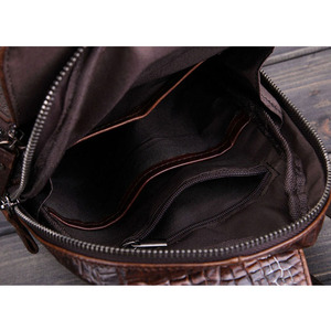 2025 nuova <span class=keywords><strong>borsa</strong></span> da uomo in <span class=keywords><strong>coccodrillo</strong></span> 3D con strato superiore in vera pelle di vacchetta zaino singolo da uomo <span class=keywords><strong>borsa</strong></span> a spalla singola - Product Image 6