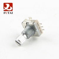Encodeur rotatif à arbre métallique incrémental de type SMT de taille 11 mm de la série Futai EC11 avec interrupteur et douille