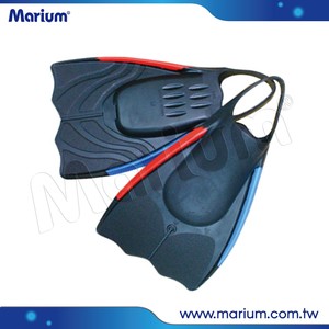 Hot Selling Short Blade Rubber Swimming Flippers Surfing Fins - Product Image 1
