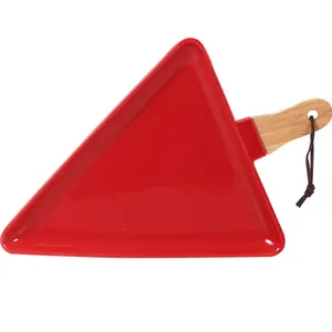 Rojo de cristal de forma de triángulo a granel personalizado Navidad estilo Placa de cerámica con mango de Bambú