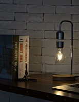 Lámpara LED de Madera con Levitación Magnética, Base Flotante Giratoria, Diseño Moderno