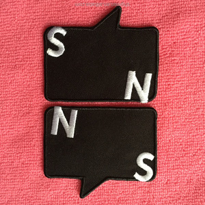 Insigne de <span class=keywords><strong>brassard</strong></span> de broderie uniforme de sergé de bordure de Merrow, étiquettes uniformes de broderie de prix bon marché - Product Image 1