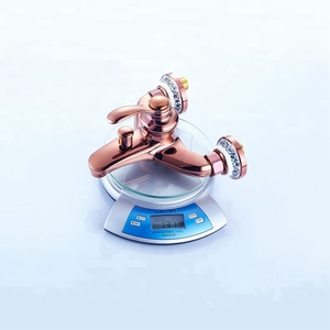 Set <span class=keywords><strong>Doccia</strong></span> a Incasso <span class=keywords><strong>in</strong></span> Ottone Contemporaneo con Portasapone, Rubinetti <span class=keywords><strong>Doccia</strong></span> Bagno Oro Rosa con Barra Laterale - Product Image 6